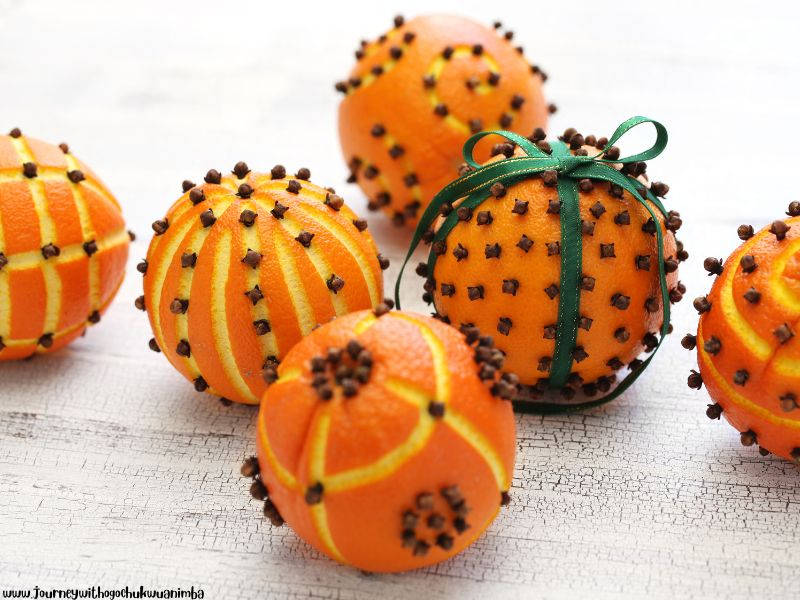 Create Scented Orange Pomanders
